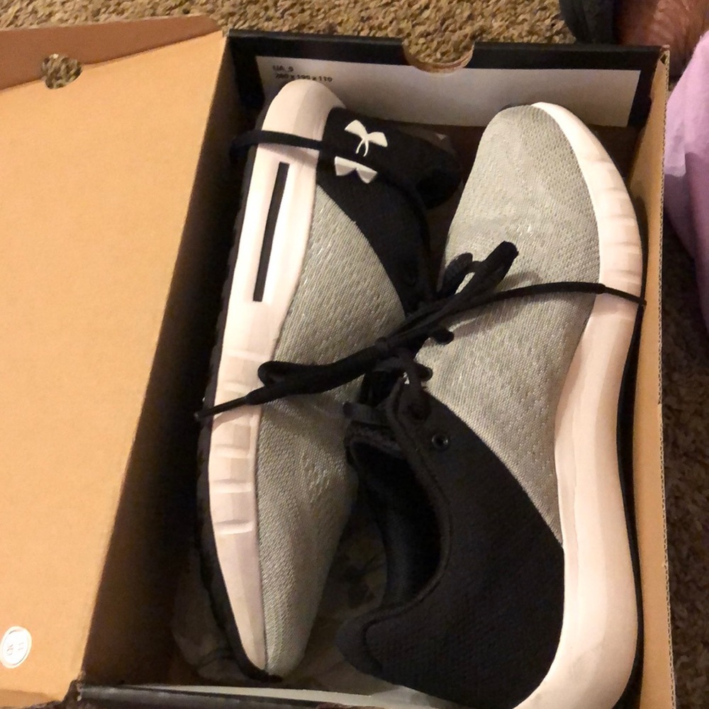 Under armour tennis shoes